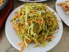 拌野菜-北京龙庆四季香农家饭庄·灶台鱼·碳烤虹鳟鱼(龙庆峡店)