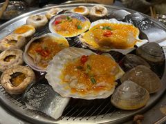 -围炉肉舍•炭烤活鳗•丹东海鲜烤肉(步行街店)