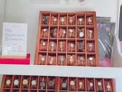 -LADY FAFA(巨鹿路陕西南路路口店)