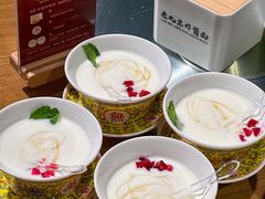北京酸奶配蜂巢蜜-老北京炸酱面·烤鸭(前门店)
