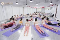 -亚太瑜伽普拉提学院