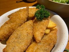 炸鱼薯角-JINNS锦时 steak&pizza(浸信会礼拜堂旧址店)