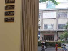 -皓齿连锁·雅贝健口腔·种植·矫正中心(虹口曲阳路店)