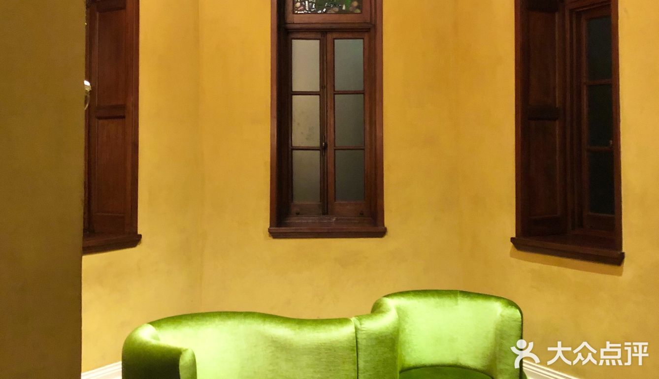 PRADA荣宅，你这样子办展我不可！