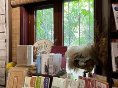 -荒岛书店(黄县路店)