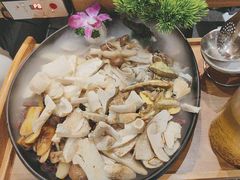 -一朵菌·野生菌探索家火锅(南亚店)