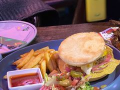 -Famous肥猫墨西哥音乐餐吧(五棵松华熙LIVE店)