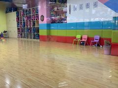-米高蓝斯克国际轮滑中心(中铁建店)