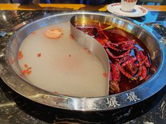 -憨孃孃·重庆老火锅(红山黑金店)