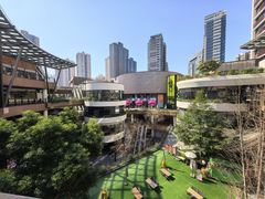 -瑞虹新天地月亮湾