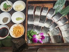 -围炉肉舍•炭烤活鳗•丹东海鲜烤肉(步行街店)