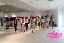 学员上课照片-北京龙舞天团流行舞培训