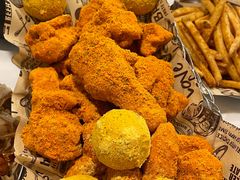 -BHC炸鸡(明洞总店)