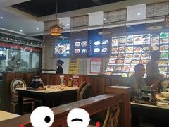 大堂-魏铭鱼头捞饭(晋阳路店)