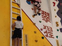 -攀猩儿童攀岩馆(宝乐汇店)