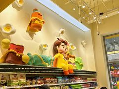 -咻啵翔翔零食基地(万达广场店)