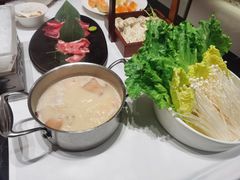 -红鼎豆捞·非遗鲍皇汤火锅(宝丰路店)