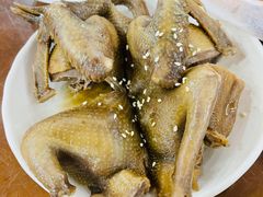 盐焗乳鸽-煲煲掂风味煲仔饭餐厅(西区店)