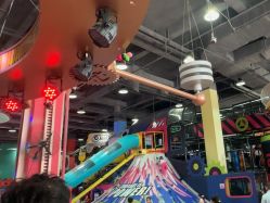 -欧酷世界动力星球(王府井奥莱UP TOWN店)