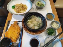 -馋三尺蟹粉小笼(人民广场店)