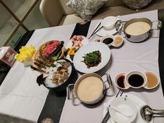 -红鼎豆捞·非遗鲍皇汤火锅(宝丰路店)