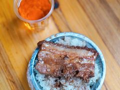 -梁阿婆廿年老牌扣肉糯米饭