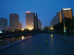 android_upload_pic-唐山抗震纪念碑广场