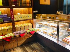 面包甜点陈列柜-南宋胡记(杭州体育场路店)