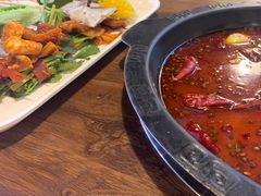 -签多多串串香火锅
