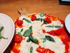 水牛芝士薄脆玛格丽特披萨-新贝乐意大利餐厅(苏州中心店)