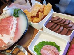 -红牌美蛙鱼头火锅(万辉国际广场店)