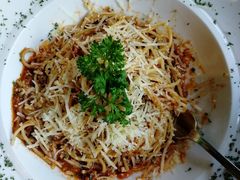 -Chom Cafe and Restaurant