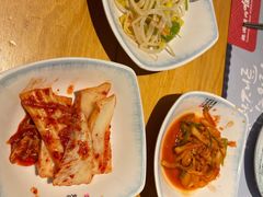 韩式辣白菜-唯成•韩国炭火烤肉 유성고기