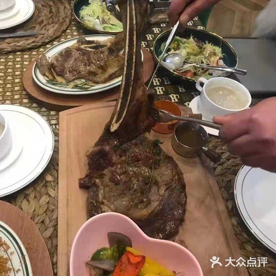 莳萝牛排咖啡馆
