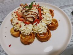 草莓冰淇淋华夫饼-娜娜家•Nana's restaurant (南开大悦城店)