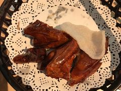 蜜制烤乳鸽-避风塘(宝山万达店)