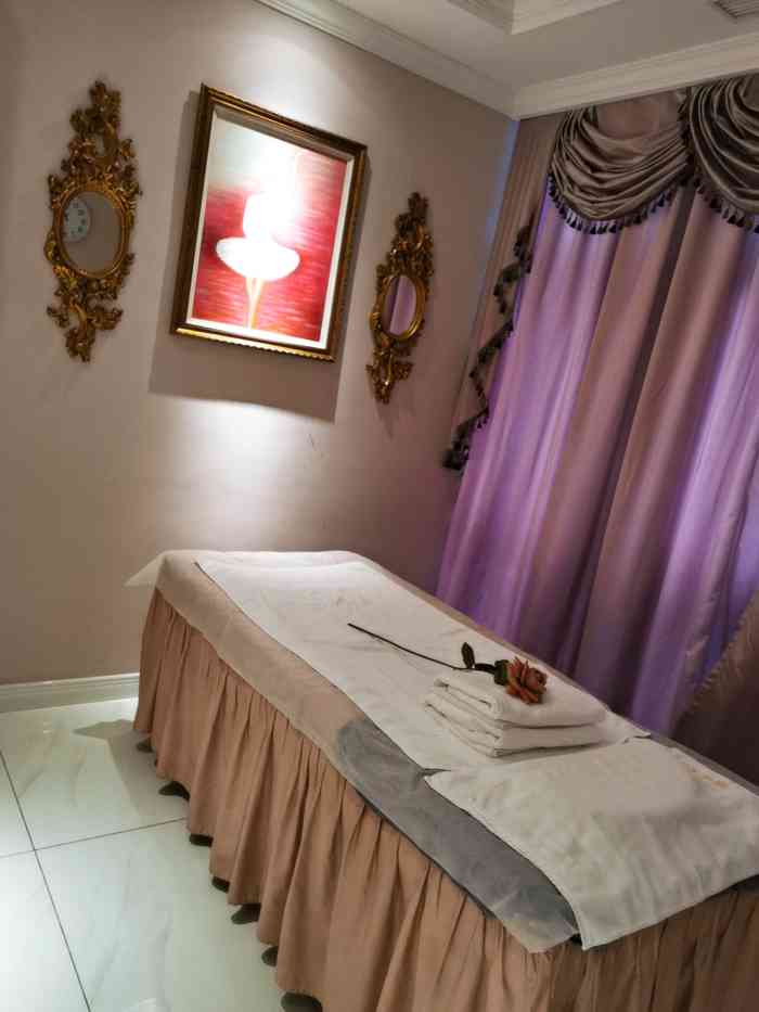 蕾蕾美颜是我选择的第一家美容院,不可否认还是很不错的,是下班后放松