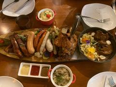 香肠猪排猪蹄拼盘-haxnbauer海森堡德国餐厅(深圳coco店)