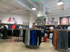 -UNDER ARMOUR(新燕莎奥莱店)