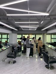 -宫铭烫发染发接发店