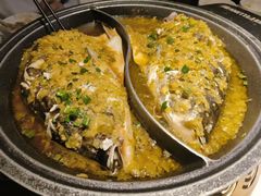 -阿瓦山寨·湘菜现炒·剁椒鱼头王(咸阳总店)