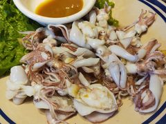 煮墨鱼-方国老头包子·39年威海本地老字号•小船海鲜疙瘩汤
