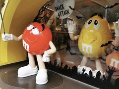 -m豆巧克力世界(上海世茂广场店)