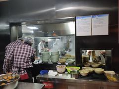 -亮亮面馆(经六路店)