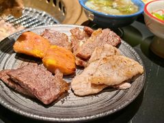 -山川小町·极番烧肉(新地假日广场店)