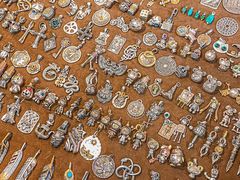 -新百广场(地铁站)