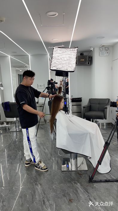 MYYF SALON烫发染发图片