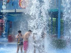 -欢乐水魔方水世界