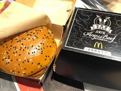 安格斯厚牛芝士堡-麦当劳(红唐店)