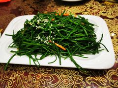 -玛拉沁艾力手把肉蒙餐